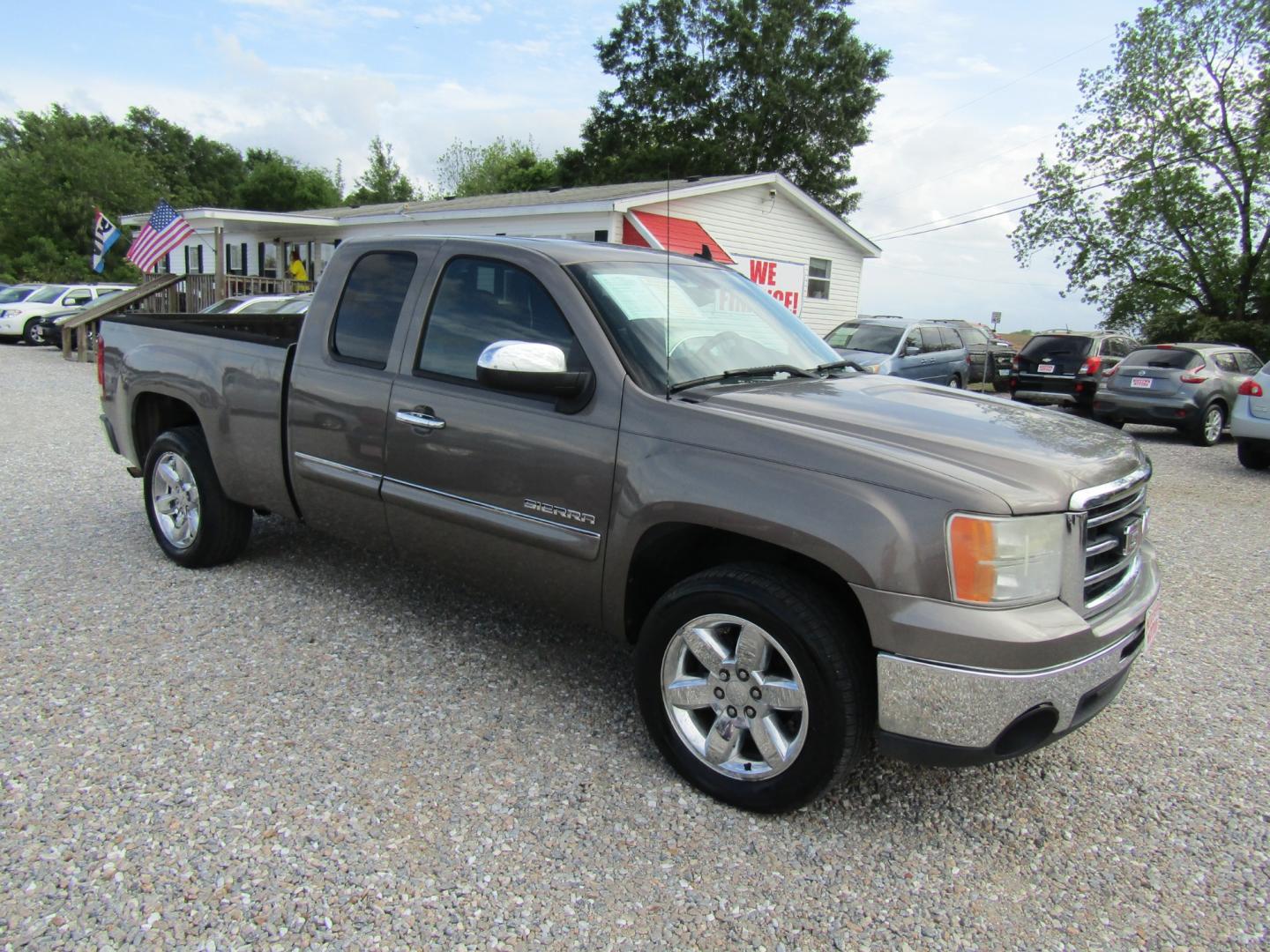 2012 Bronze /Tan GMC Sierra 1500 SLE Ext. Cab 2WD (1GTR1VE04CZ) with an 5.3L V8 OHV 16V FFV engine, Automatic transmission, located at 15016 S Hwy 231, Midland City, AL, 36350, (334) 983-3001, 31.306210, -85.495277 - Photo#0